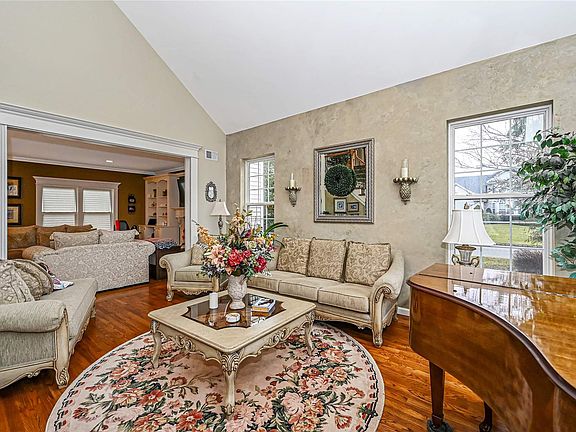 3rd image of 1 Viburnum Ct