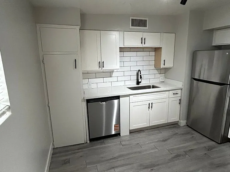 MOVE IN SPECIAL! $0 DEPOSIT OAC — Photo 28