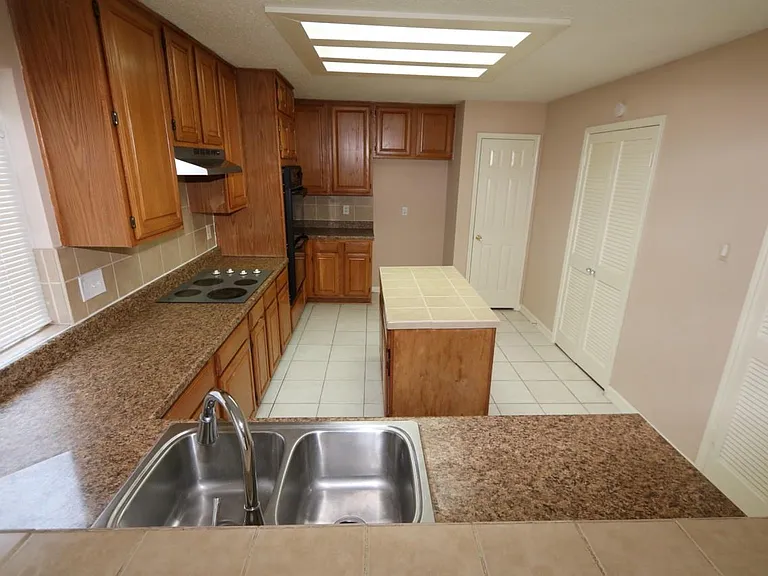 12510 Sableleaf Dr — Photo 8