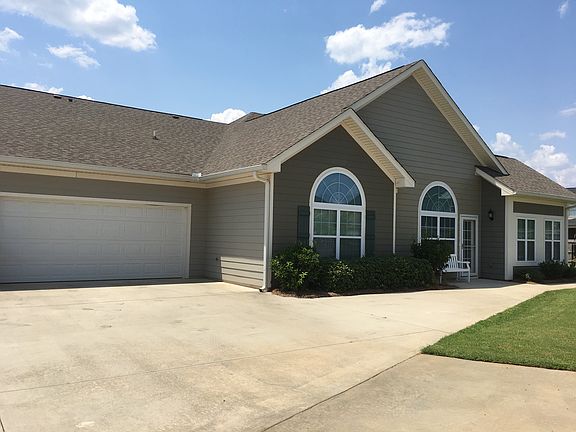 Side View/2-car garage