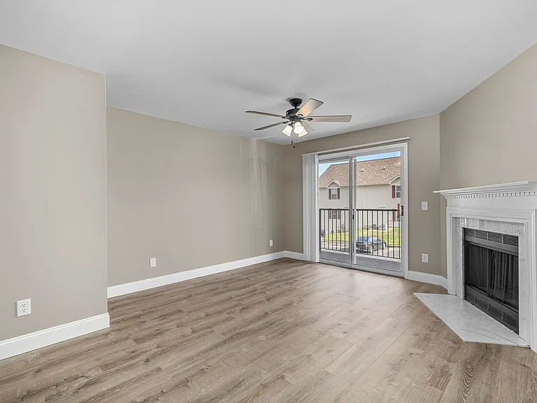 913 Carriage Circle Ln #1 — Photo 14