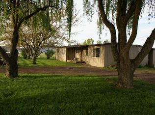 1580 Meridian Rd, Eagle Point, OR 97524