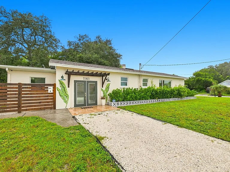 1161 Howard St — Photo 3