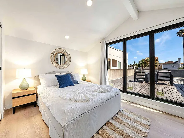 920 W Balboa Blvd #920 — Photo 29