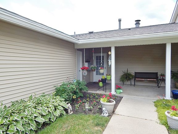 2nd image of 607 Devonshire Ct APT A