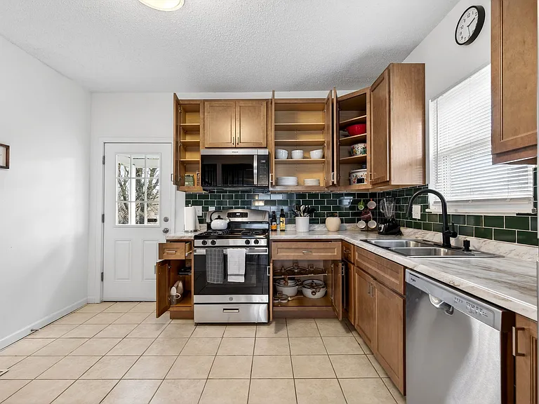 138 W Loretta Ave — Photo 18