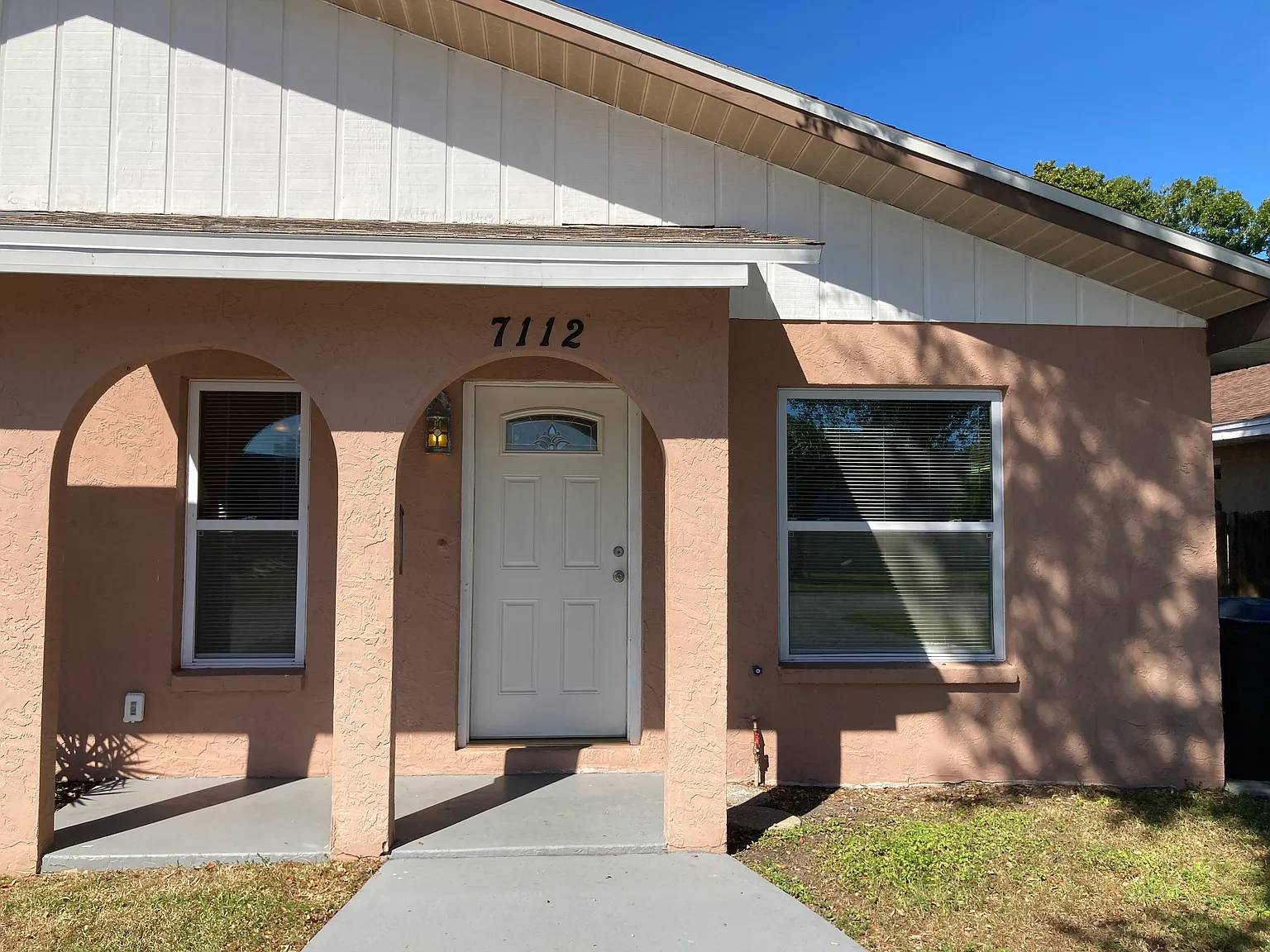 2/1 Duplex In N St Pete — Photo 1
