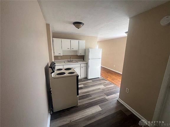 5th image of 2617 N Gettysburg Ave