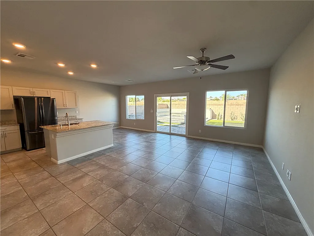 4 bed, 2.5 bath, 1866 sqft, $2,445 — Photo 3