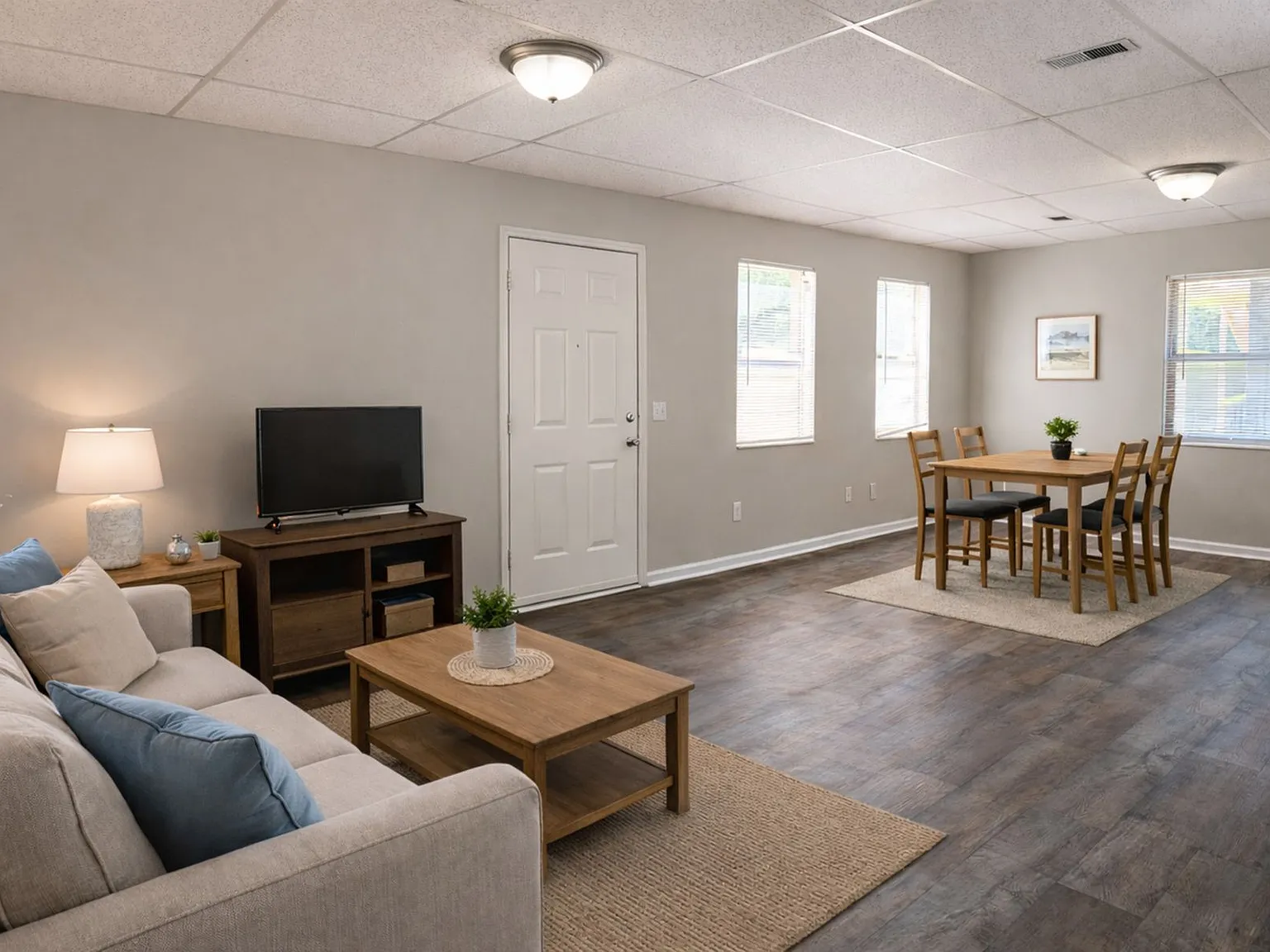 Colonial Park Apartments — Photo 2