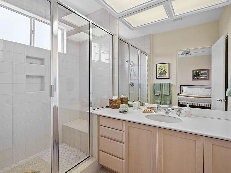 461 Desert Holly Dr — Photo 17