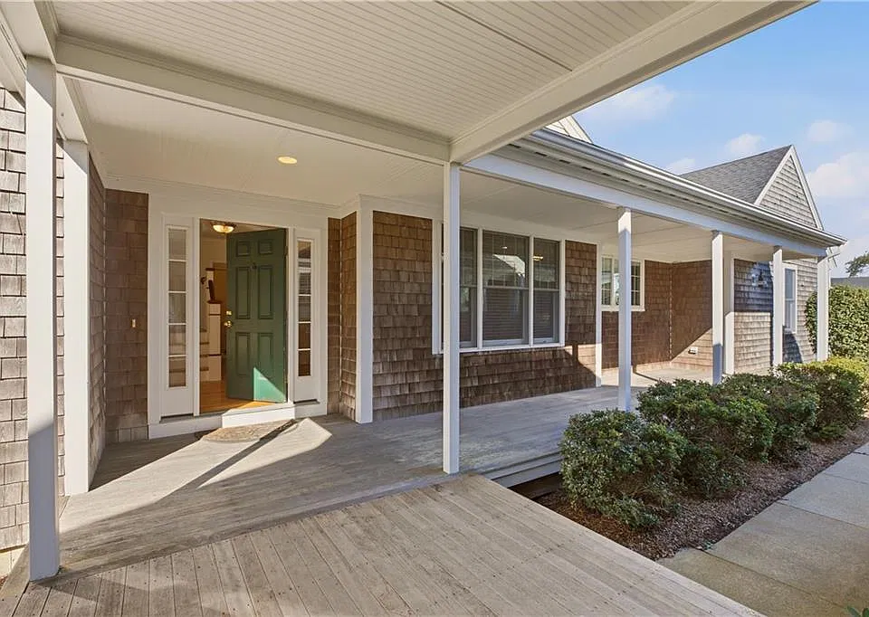 99 Ferry Landing Cir
