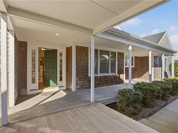 99 Ferry Landing Cir, Portsmouth, RI