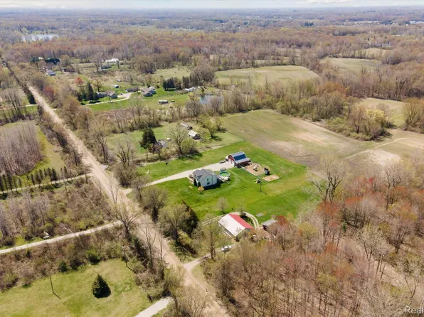 Sherwood Rd, Belleville, MI 48111