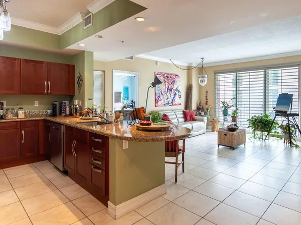 7270 SW 88th St #B308, Miami, FL 33156