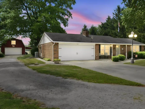 9411 Roberts Rd, Woodburn, IN 46797