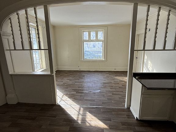 4th image of 9 Genesee St #A