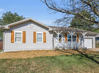 838 Quail Ridge Rd, Peculiar, MO 64078