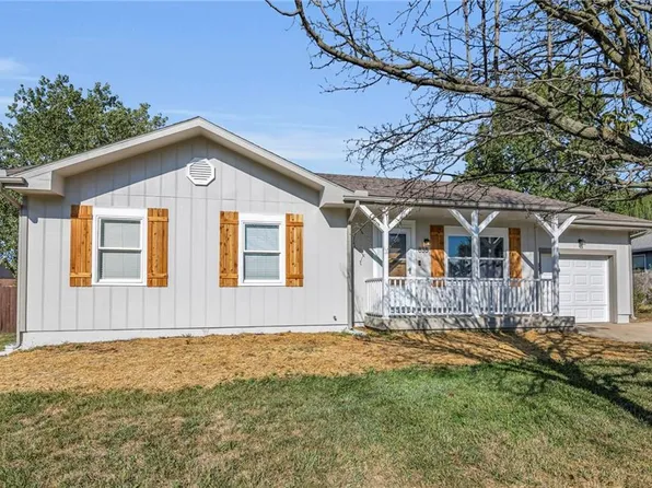 838 Quail Ridge Rd, Peculiar, MO 64078