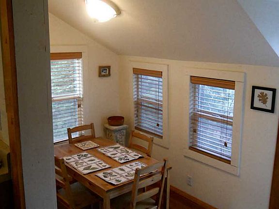 5th image of 645 Ivy Ln