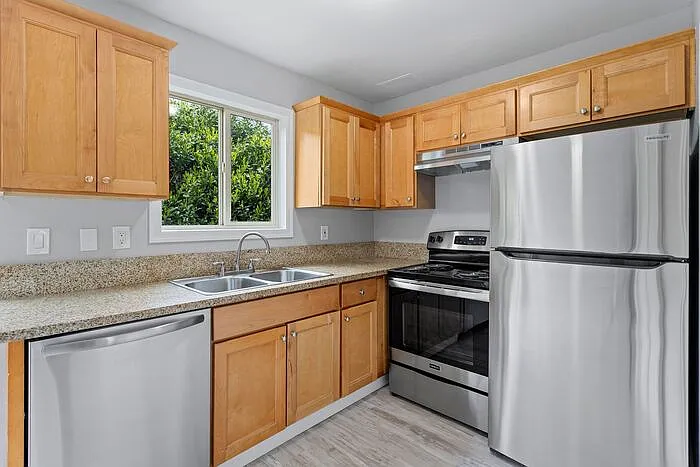 3025 SE Maple St #4 — Photo 2
