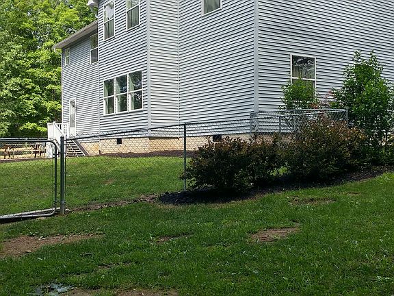 2nd image of 850 Northwoods Dr