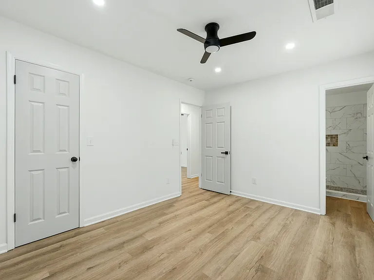 6300 Creekford Dr — Photo 9