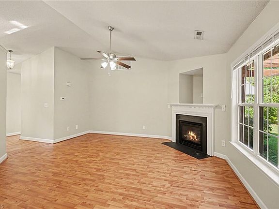 4th image of 1622 Hawkcrest Ln