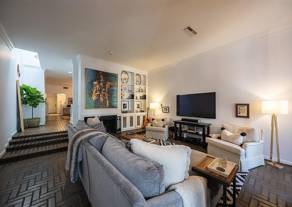 1st image of 2220 Fulham Ct