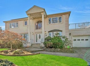 238 Addison Pl, Paramus, NJ 07652