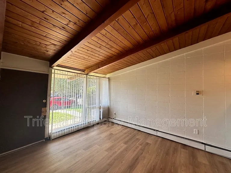610B Parker St — Photo 2