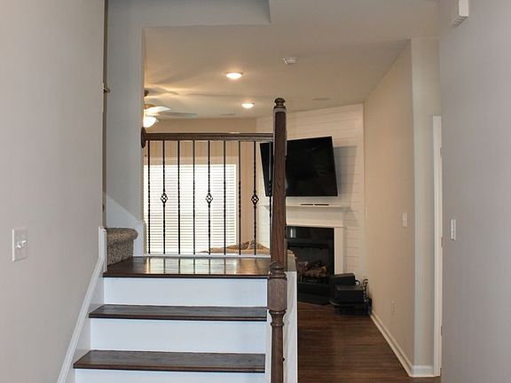 3rd image of 110 Harvest Blvd
