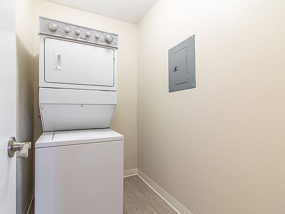 5th image of 40640 High St #110