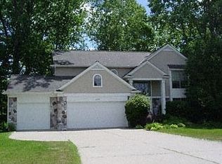 2649 W Bloomfield Oaks Dr, West Bloomfield, MI