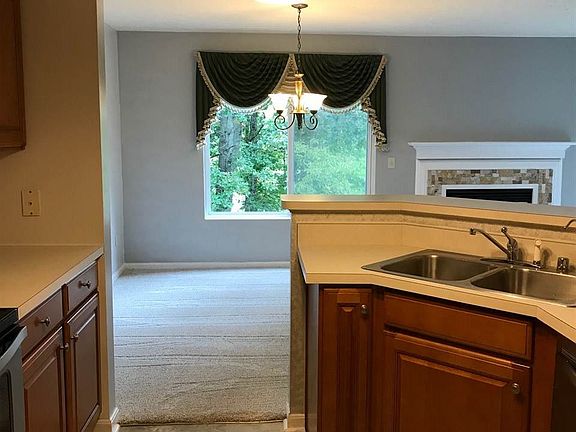 3rd image of 1808 Ashley Ct APT 204