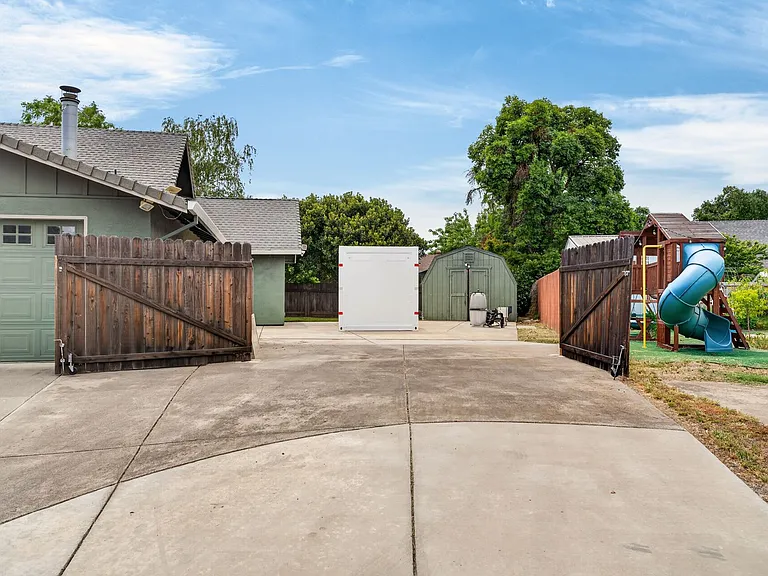 420 Colusa Pl — Photo 68