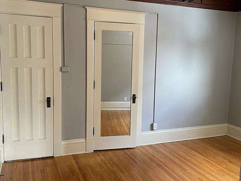 833 Grand Apartments — Photo 22