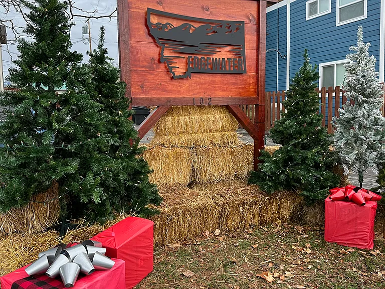 Christmas decor at edgewater