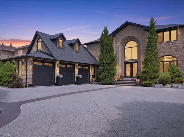 149 Miller Dr, Hamilton, ON L9G 4W2