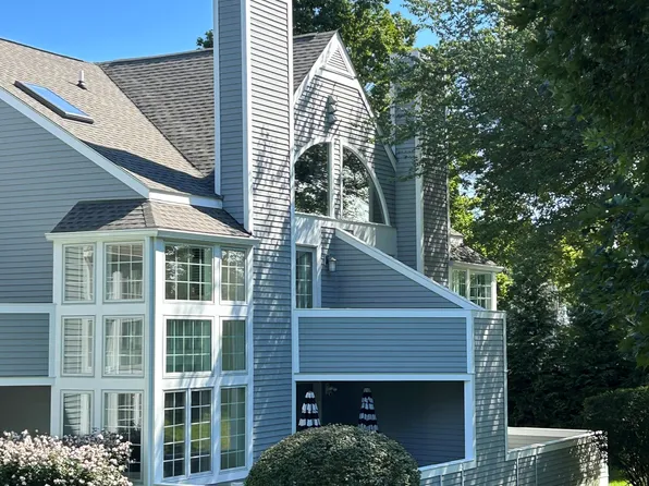 10 Hale Lane #10, Darien, CT 06820