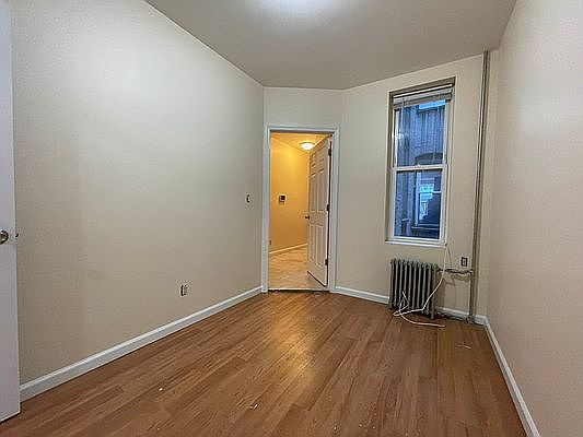 4th image of 1654 Dekalb Ave APT 1R