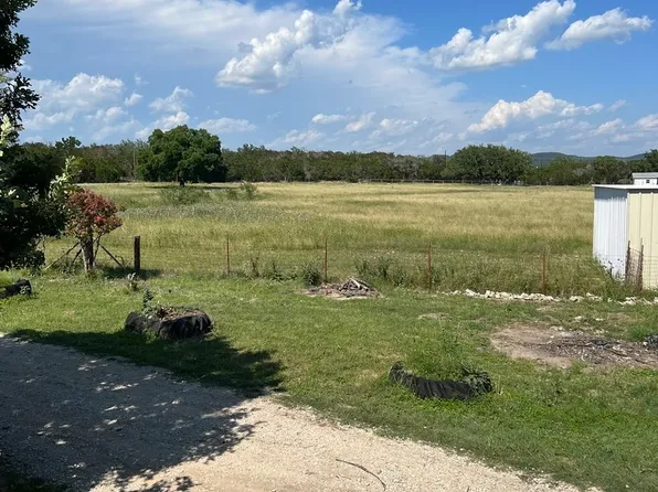 561 RIVER TRAIL RD, Pipe Creek, TX 78063
