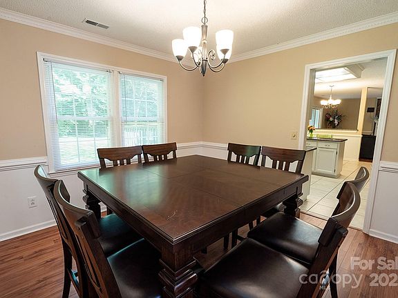 5th image of 7048 Cheyenne Dr