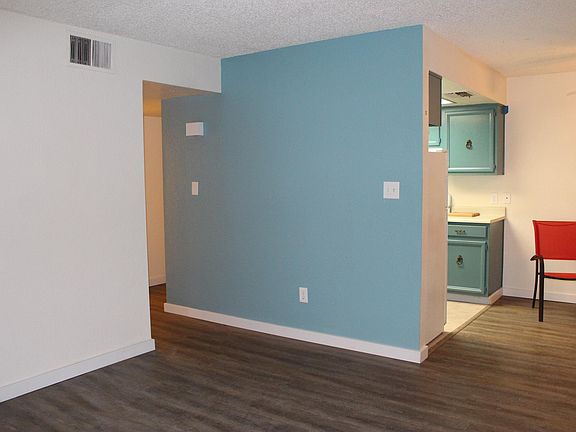 4th image of 3002 N 70th St Unit 145