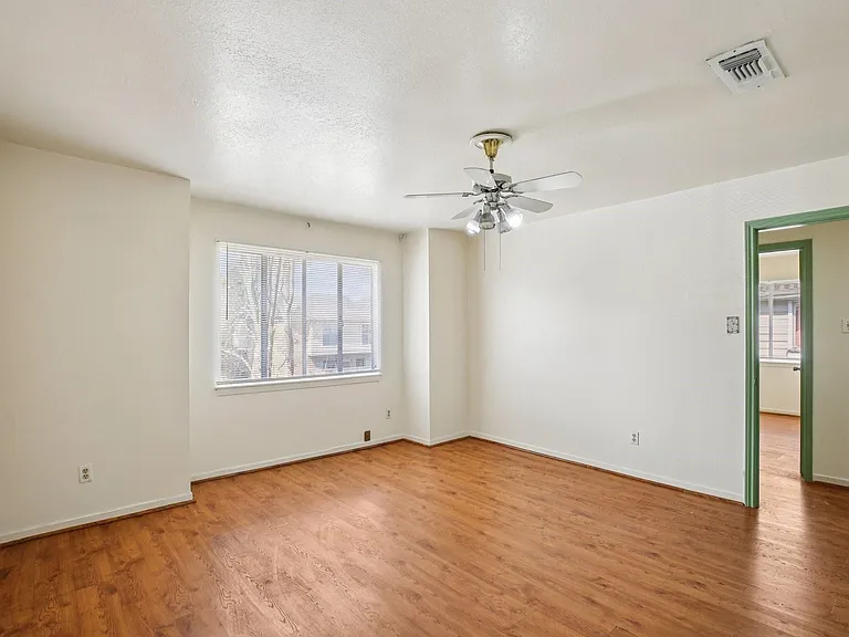 8379 La Roche Ln — Photo 15