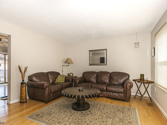 3rd image of 2405 Dorsett Dr