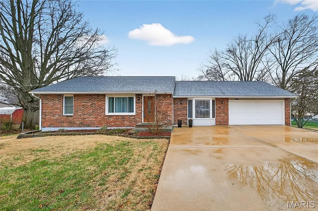 4632 Ringer Rd photo 1