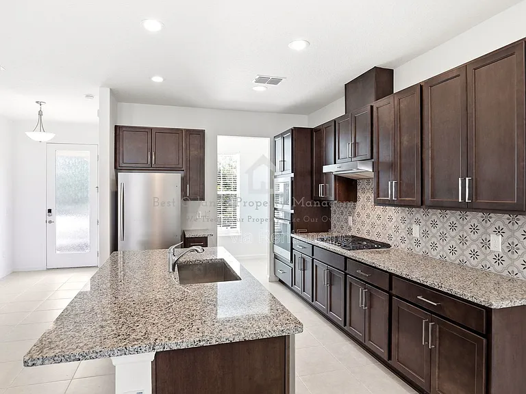 2512 Cedar Rose St — Photo 12