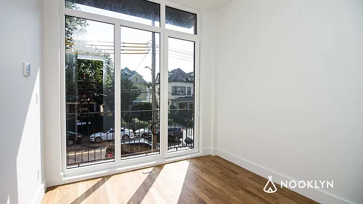 Rented by Nooklyn NYC LLC | media 42