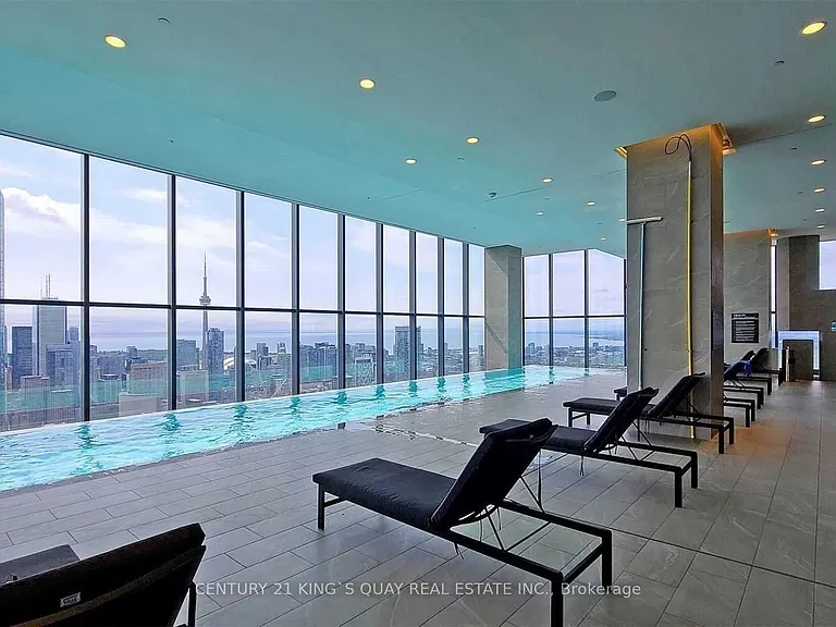 7 Grenville St #4513 — Photo 4